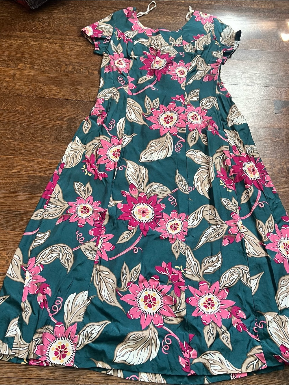 Royal creations made in Hawaii tropical floral maxi dress. Size medium